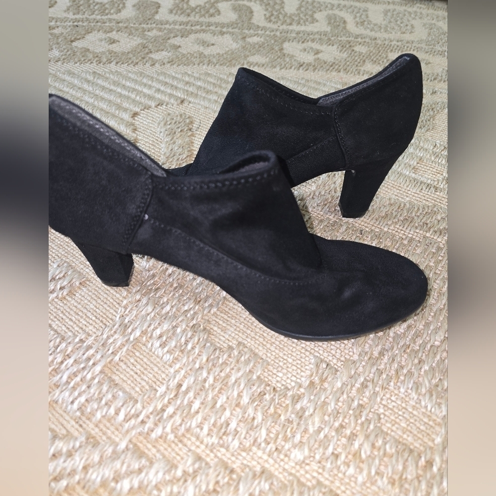 AEROSOLES Black Heeled Boots for Women